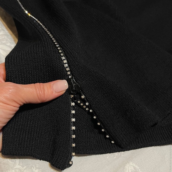 St JOHN Evening Top Black w/ Rhinestone Zippers - Picture 9 of 12